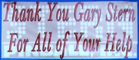 The final item in the auction which was signed by Gary
