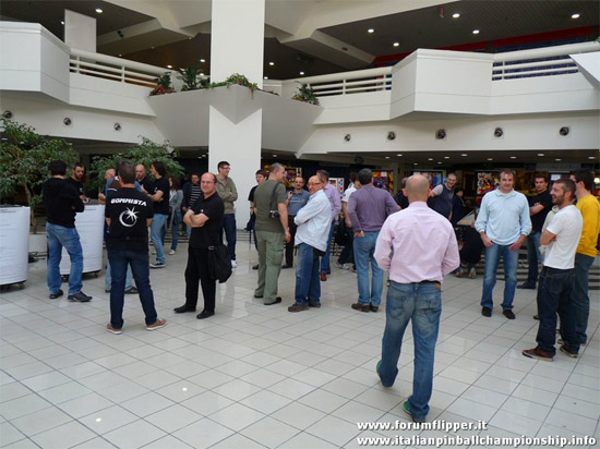 Players waiting to be assigned to a pinball