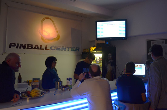 The bar at the Pinballcenter Garage