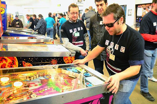 Bright colours on the playfield of Juegos Populares' America 1492 