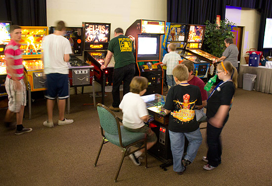 Youngsters enjoying a cocktail video