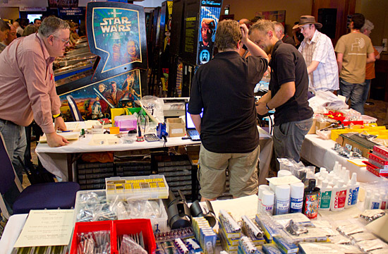 Dave Emery with Lisa and Andy Netherwood at the Pinball Mania stand 