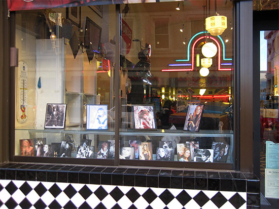 The front window of Lori's Diner on Sutter Street
