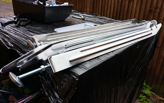 Silver legs on the Standard Edition