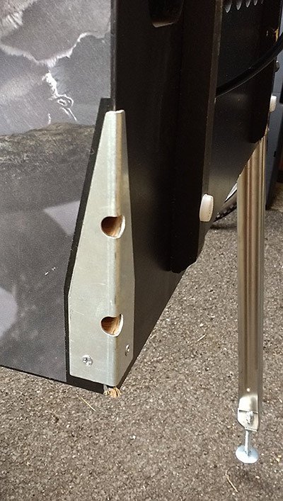 Metal leg plates