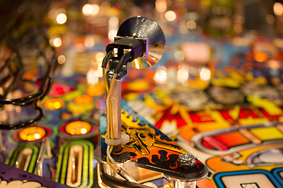 The left slingshot's spot lamp