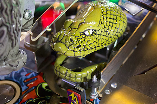 The Premium/LE snake's jaw closed
