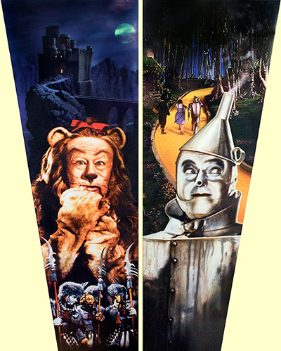 The artwork on the backbox sides