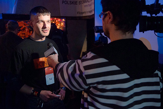 Łukasz Dziatkiewicz giving an interview for Hyper+