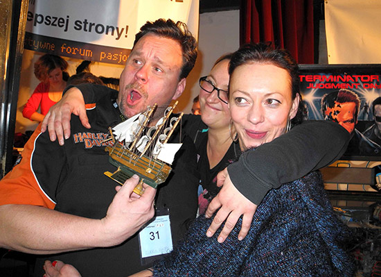 Mirko with his award for style and 2/3 of the chiefs of CDQ club