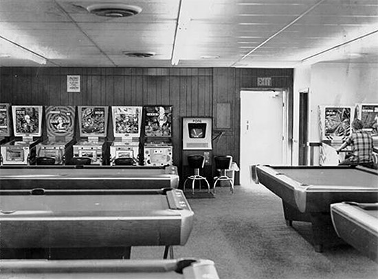 Flying Carpet, Grand Slam, 4 Square, Super Star and the original Pong on the back wall