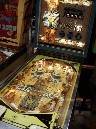 Here’s a 1969 Bally King Tut