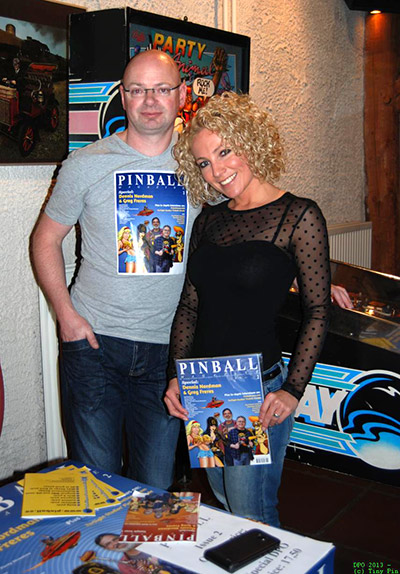 Jonathan Joosten and Melanie Morren on the Pinball Magazine stand