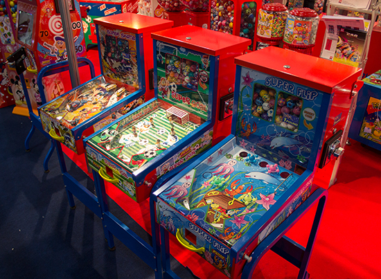 Toy dispenser pinballs from Fiam Automazione SRL