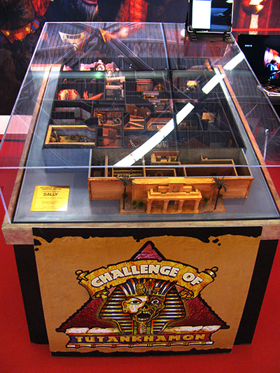 This is a miniature of a large custom built Tutankhamon-themed dark ride found at the Walibi theme park in Belgium 