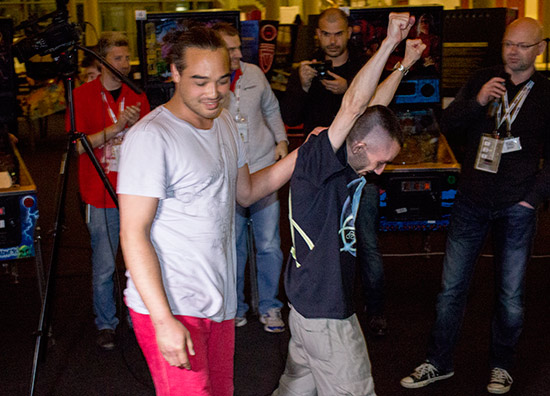 Michael congratulates Kriszti&aacute;n on his win