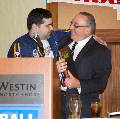 Rob receives his award from Cid on behalf of Brazillian pinball fans