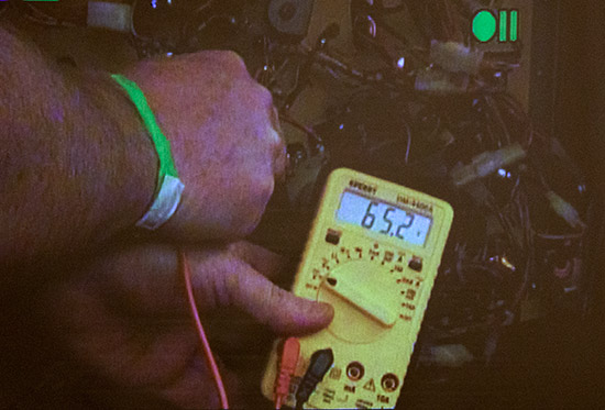 Measuring coil voltages as shown on the projector screen