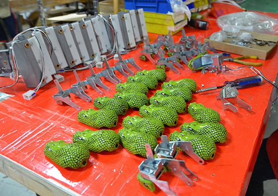 Snake head mechanisms for Metallica