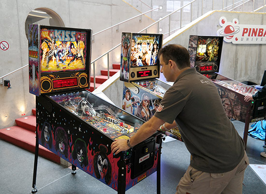 Kiss Pro, WWE Wrestlemania LE and The Walking Dead LE