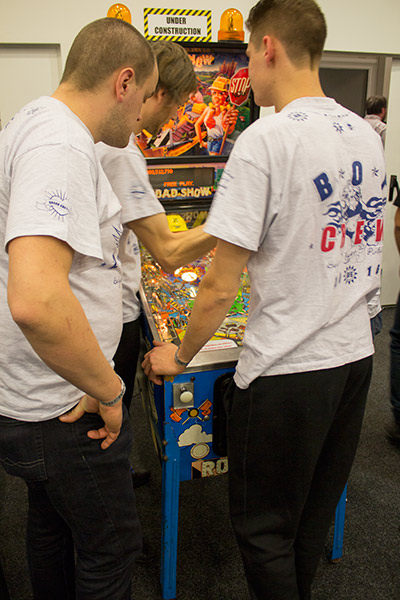 Belgian players check out a Roadshow prior to qualifying
