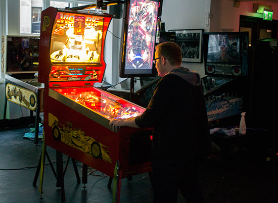 Art Dodd plays Victory in the final
