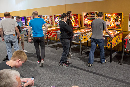 Play in the Pingolf Tournament