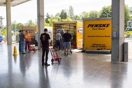 The loading/unloading bays
