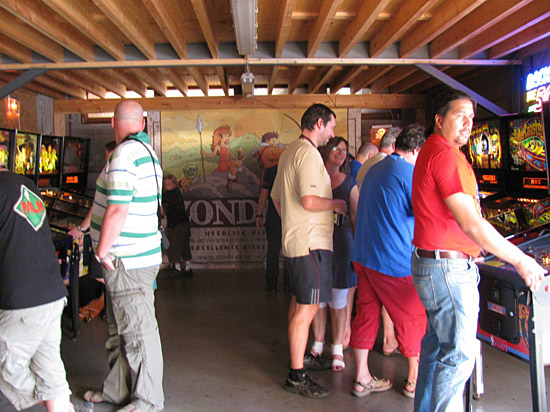 Hey look, it's the same nice poster from the Zonderik beer as last year!