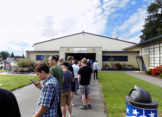 Guests waiting to get in to Pin-a-Go-GGo 2016