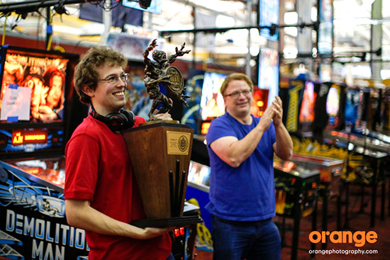 PAPA "A" winner Robert Gagno of Canada accepting his Martian trophy from PAPA President Kevin Martin
