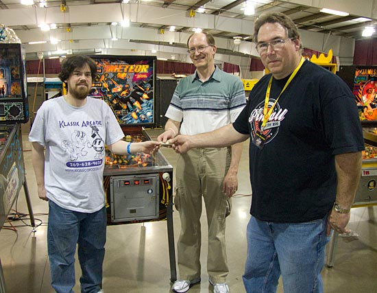 Fred Ochs and Bob Matthews receive their prize