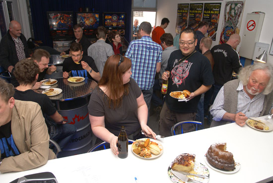 Participants enjoying G&uuml;nther's delicacies
