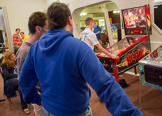 Lukasz plays on the second machine in the final - AC/DC