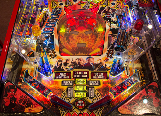 While at the show, Stan's AC/DC had fluorescent protectors from Freddy's Pinball Parts fitted under various playfield plastics