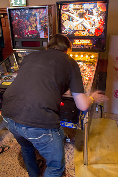 Paul Jongma plays his first ball of the final