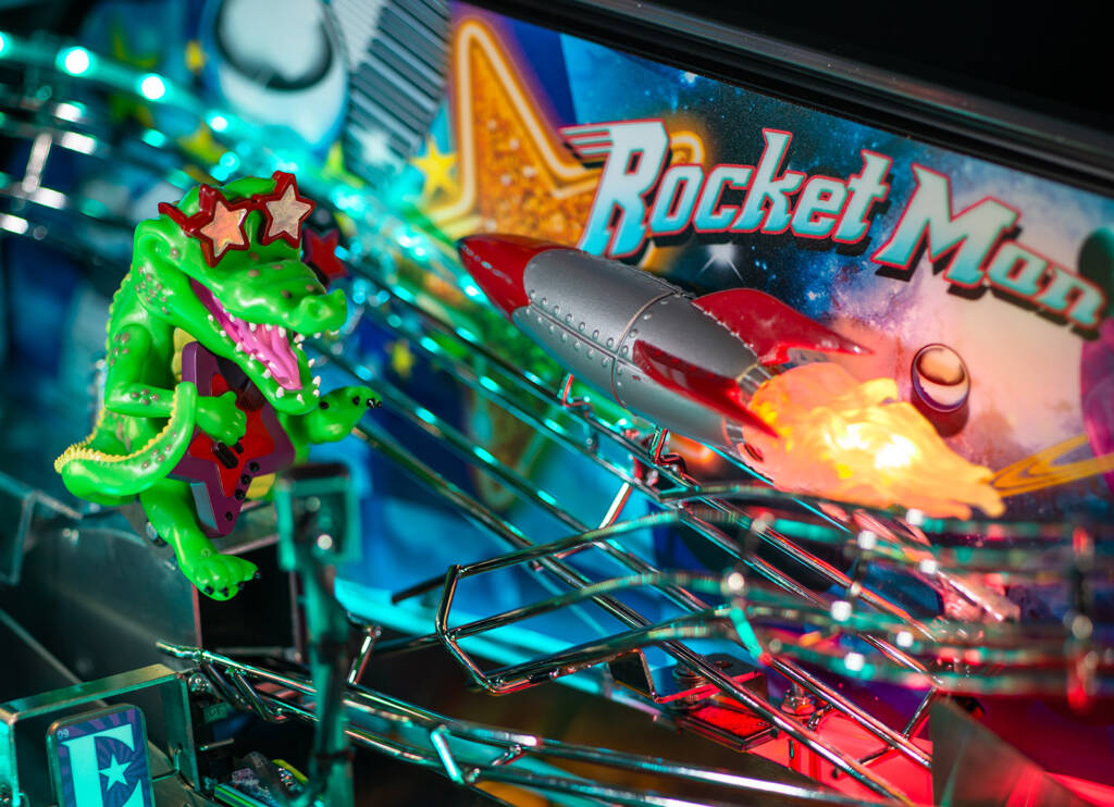 The illuminated Rocket Man rocket toy