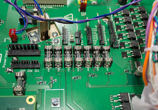 Drivers and fuses are on the main PCB, with all fuses having associated LEDs