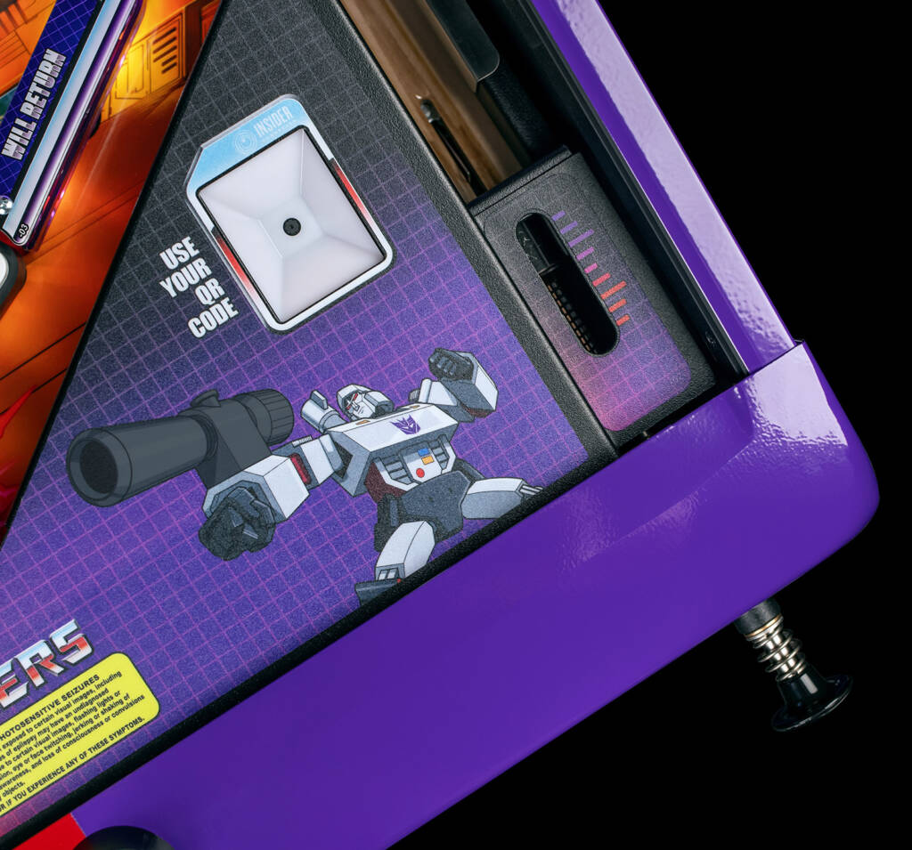 The right of the Limited Edition model's bottom arch