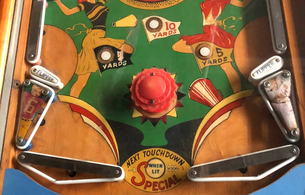 Lower playfield for Rose-Bowl (Gottlieb 1951) Photo: Pacific Pinball Museum