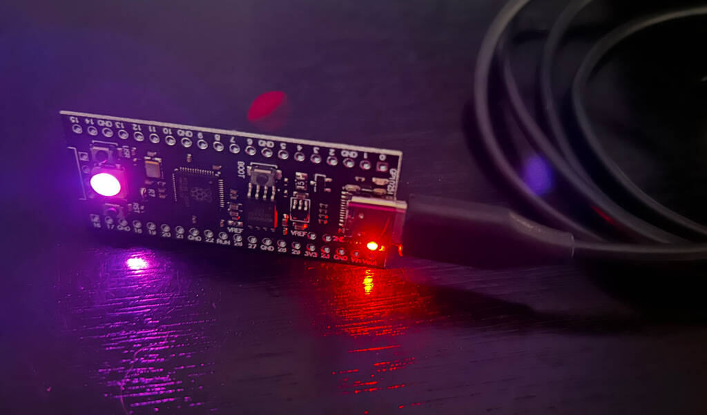The YD-RP2040 board powered with NeoPixel at 'case 7' (Rainbow)