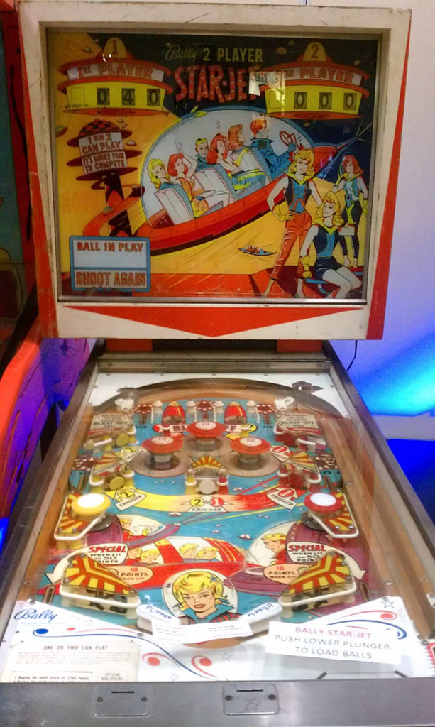 Backglass and playfield of Star-Jet (Bally, 1963), the first pin with 3-ball multiball (Photo courtesy of Jeff Frick)
