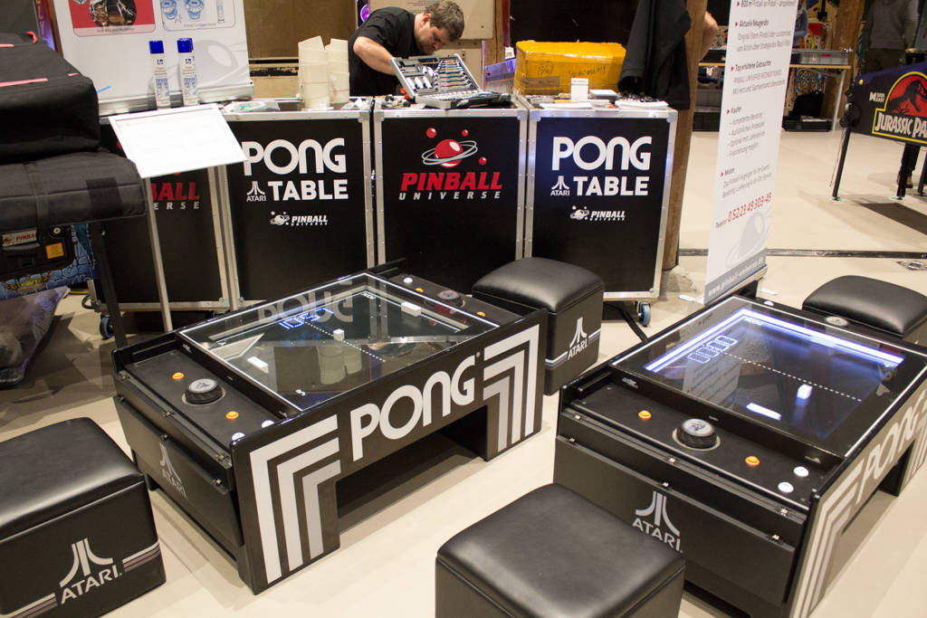 Atari Pong at the Pinball Universe stand
