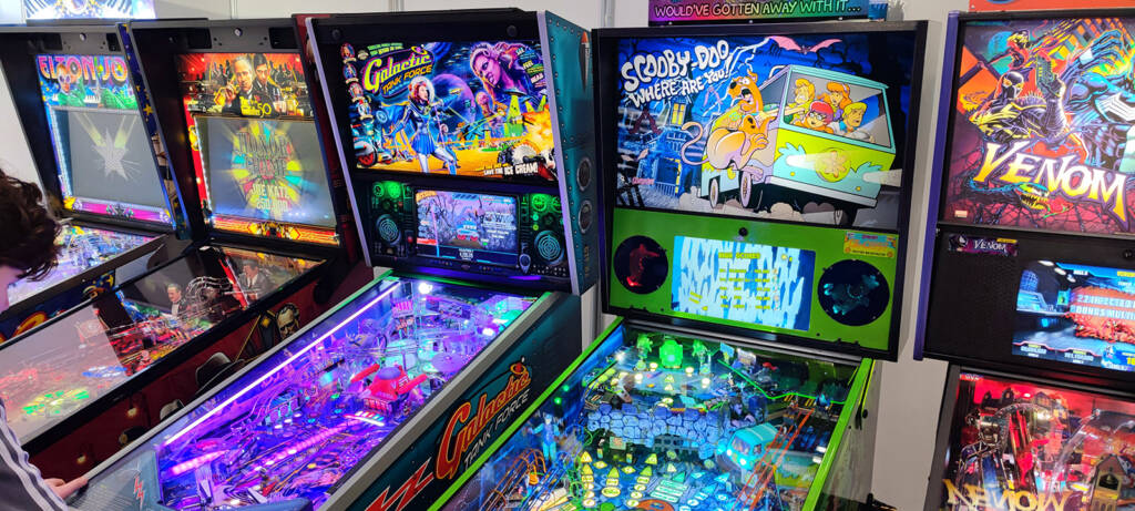 The five machines on the Pinball Heaven stand