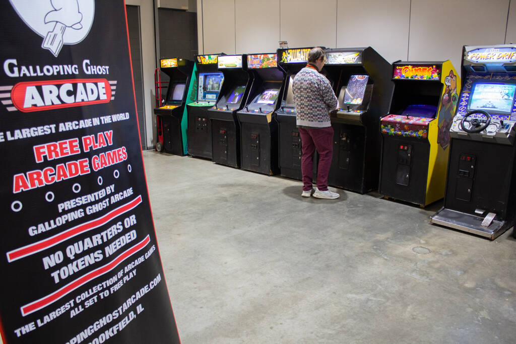 Although it was mostly pinball, there were some video games from Galloping Ghost Arcade