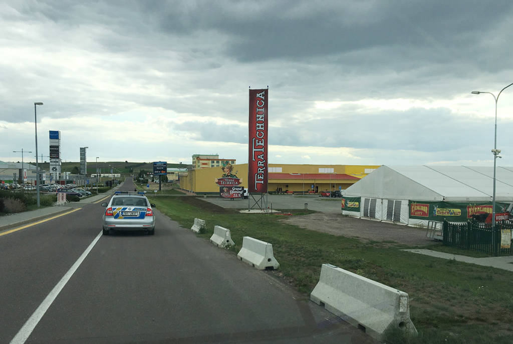 The road to the Terra Technica building