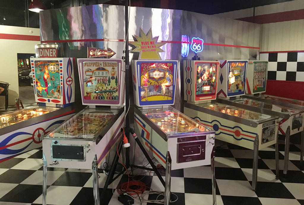 Pinballs include Flipper Parade, Slick Chick, Gigi, and Egg Head