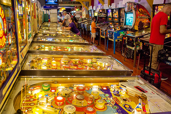 Early and modern flipper games